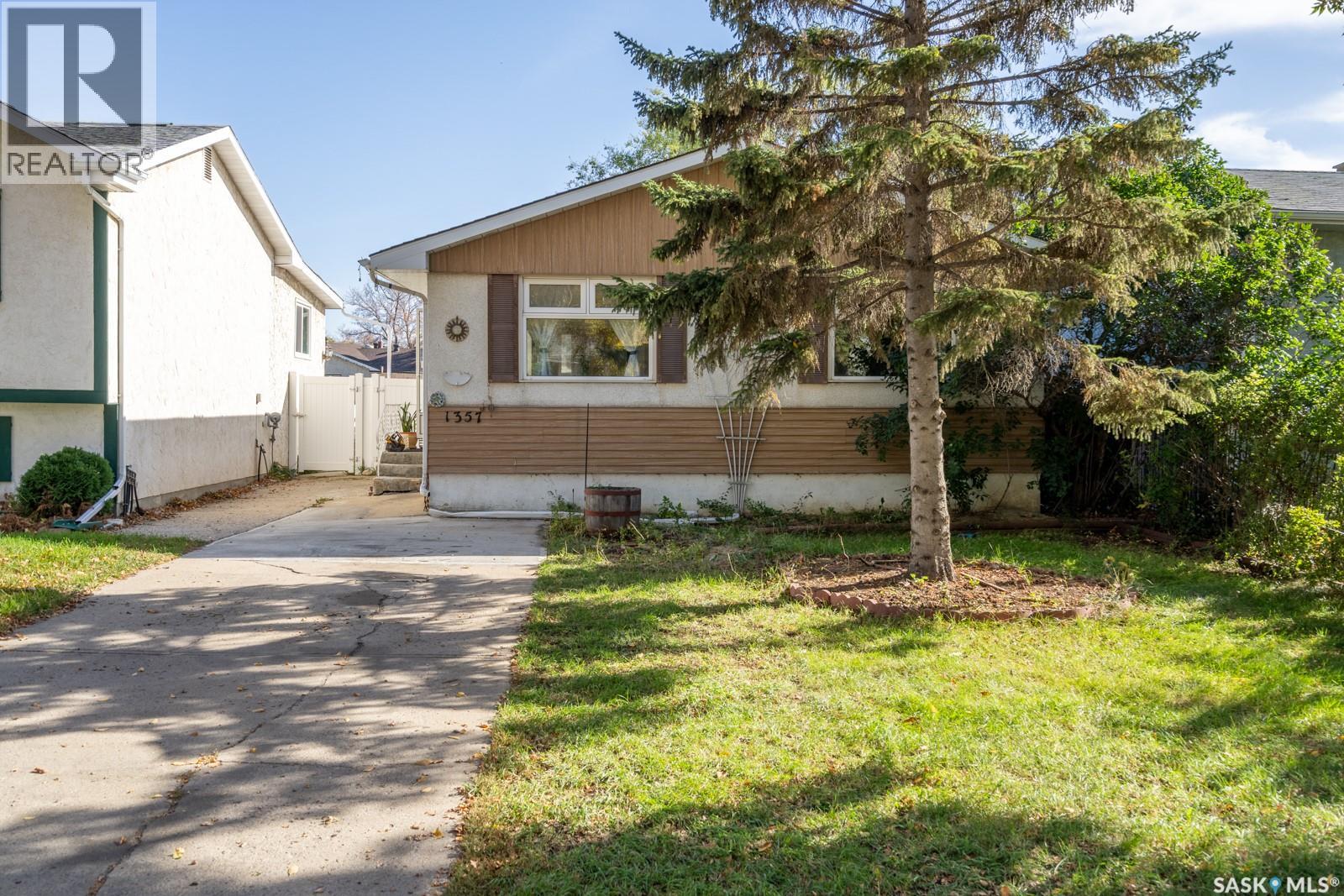 1357 Grosvenor St, Regina, SK S4N 1R2