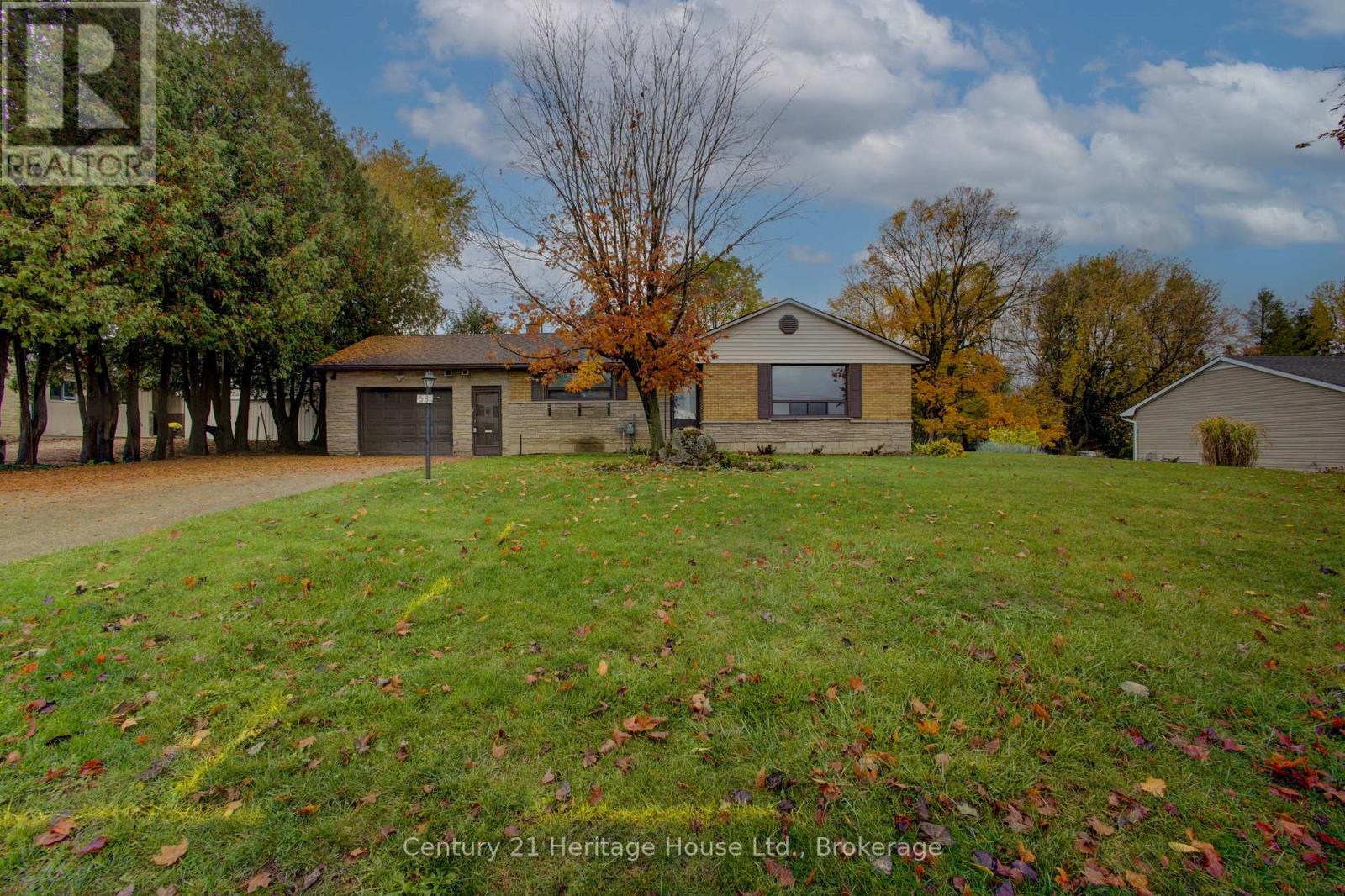 58 Allan St W, Minto, ON N0G 1M0