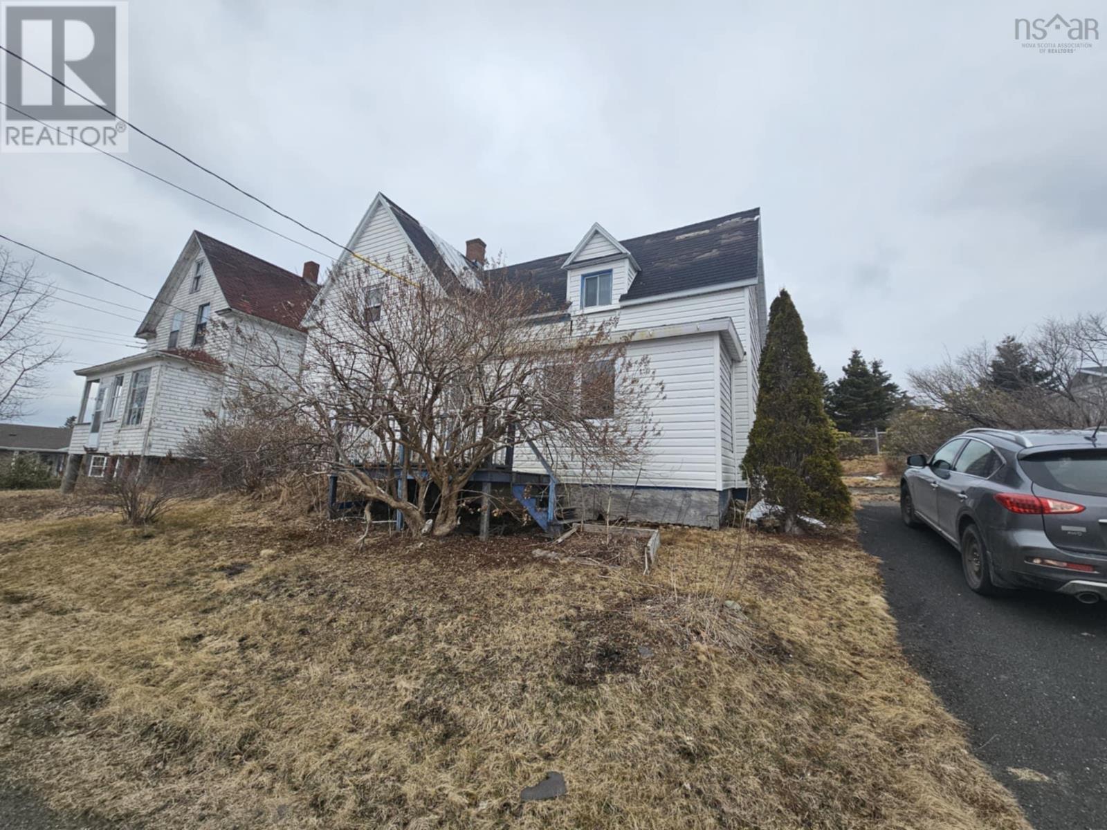 3 Verrier Cres, Louisbourg, NS B1C 2K2
