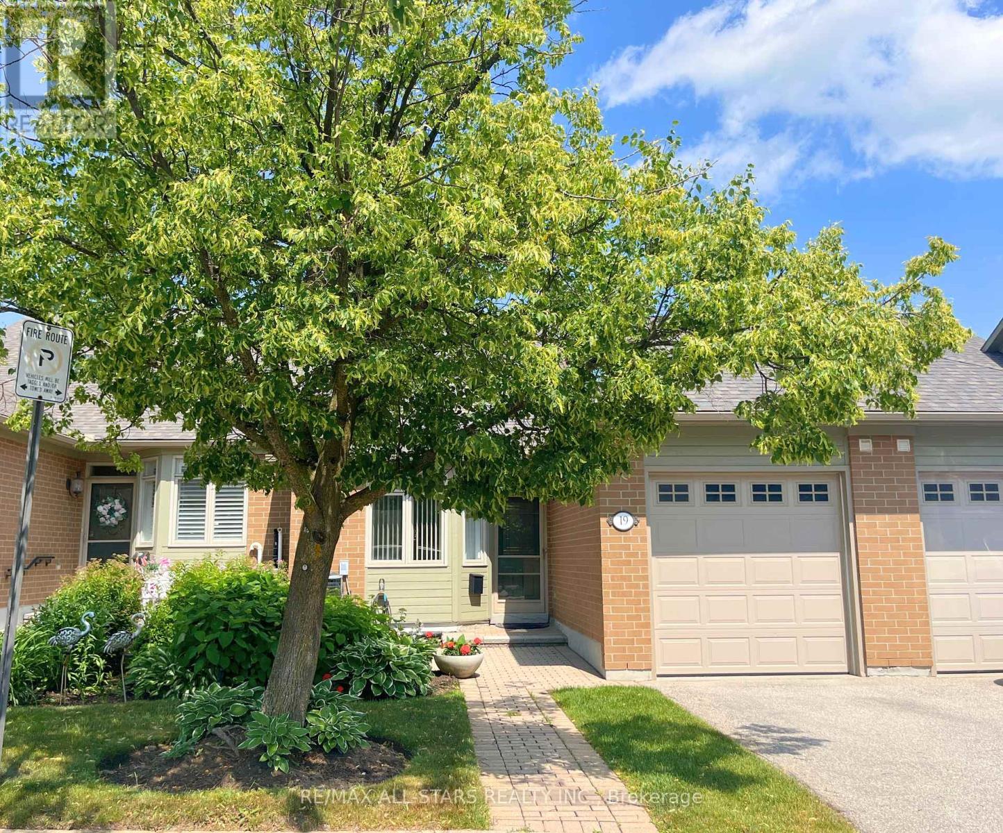 19 Christina Falls Way, Markham, ON L6E 1B4