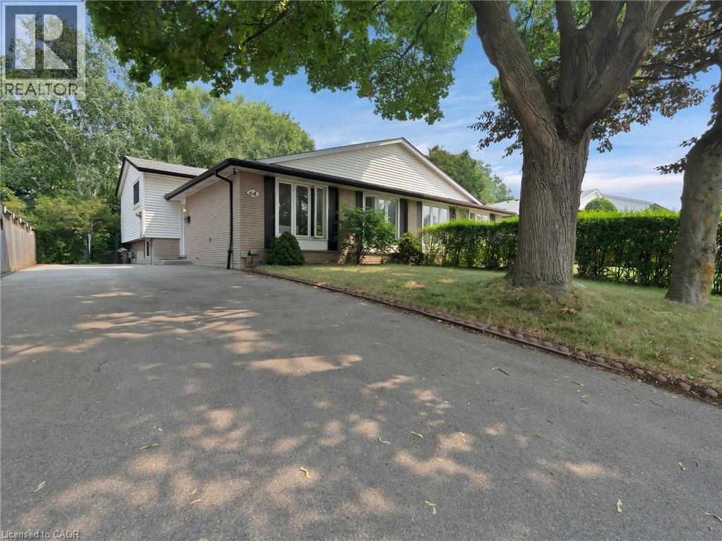 64 Garrow Dr, Hamilton, ON L9C 2X3