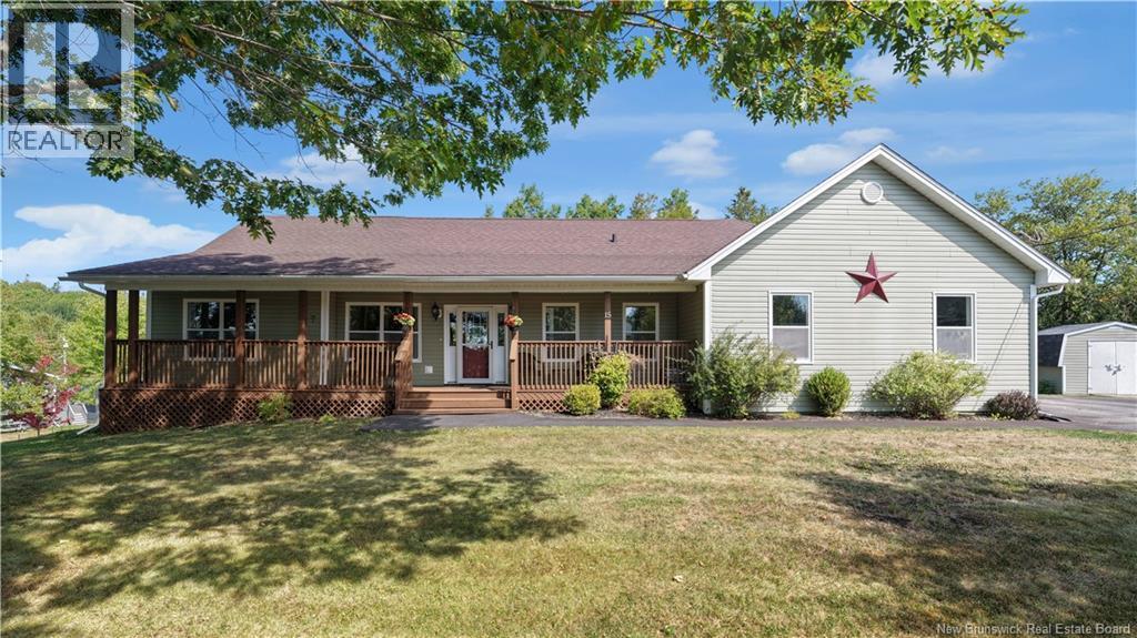 15 Parkridge Ct, Hampton, NB E5N 5N6