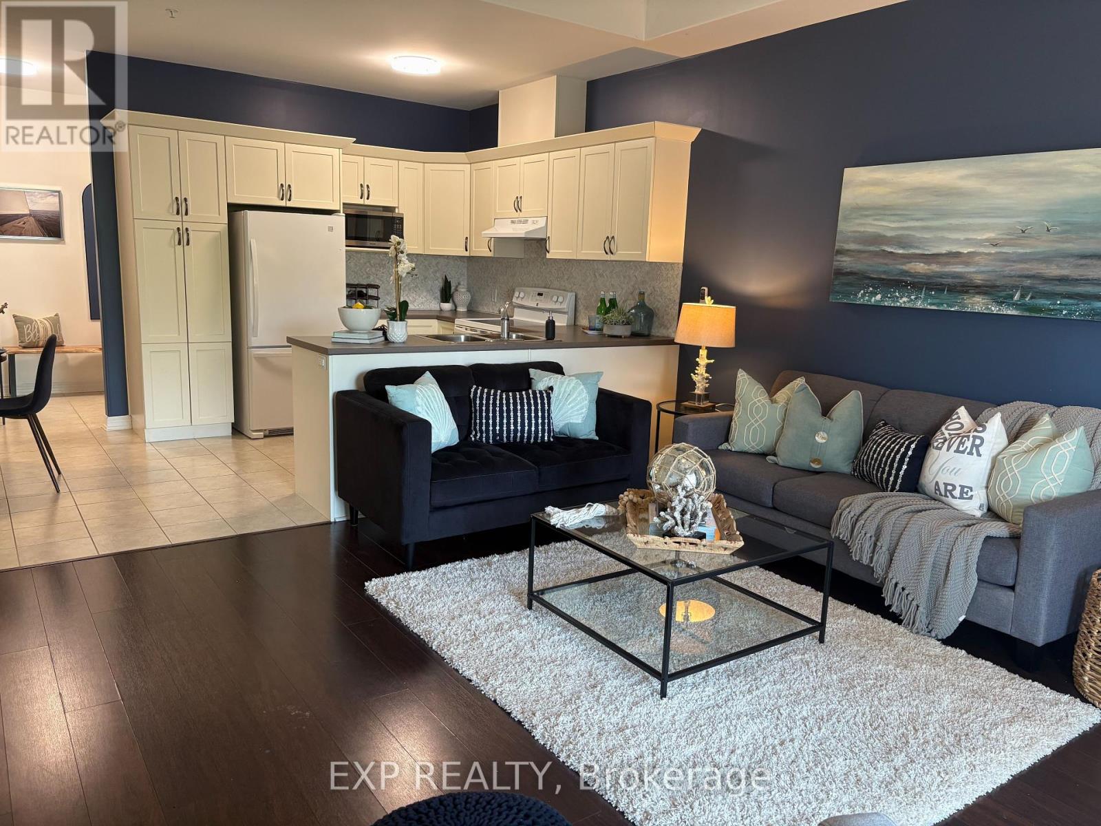 102 1 Chamberlain Cres, Collingwood, ON L9Y 0E3
