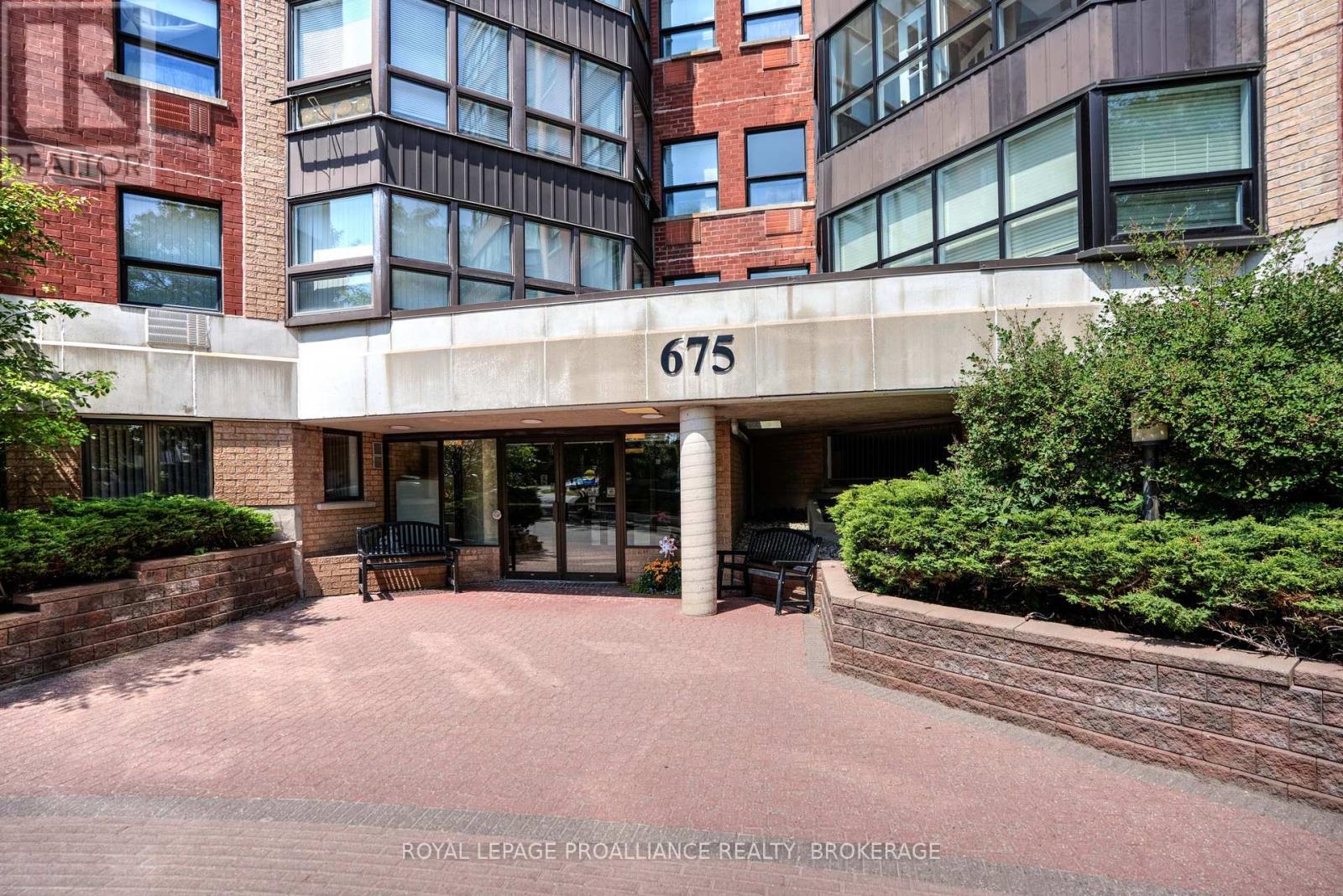 609 675 Davis Dr, Kingston, ON K7M 8L5