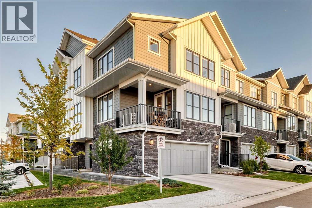 909 Crestridge Common SW, Calgary, AB T3B 6L6