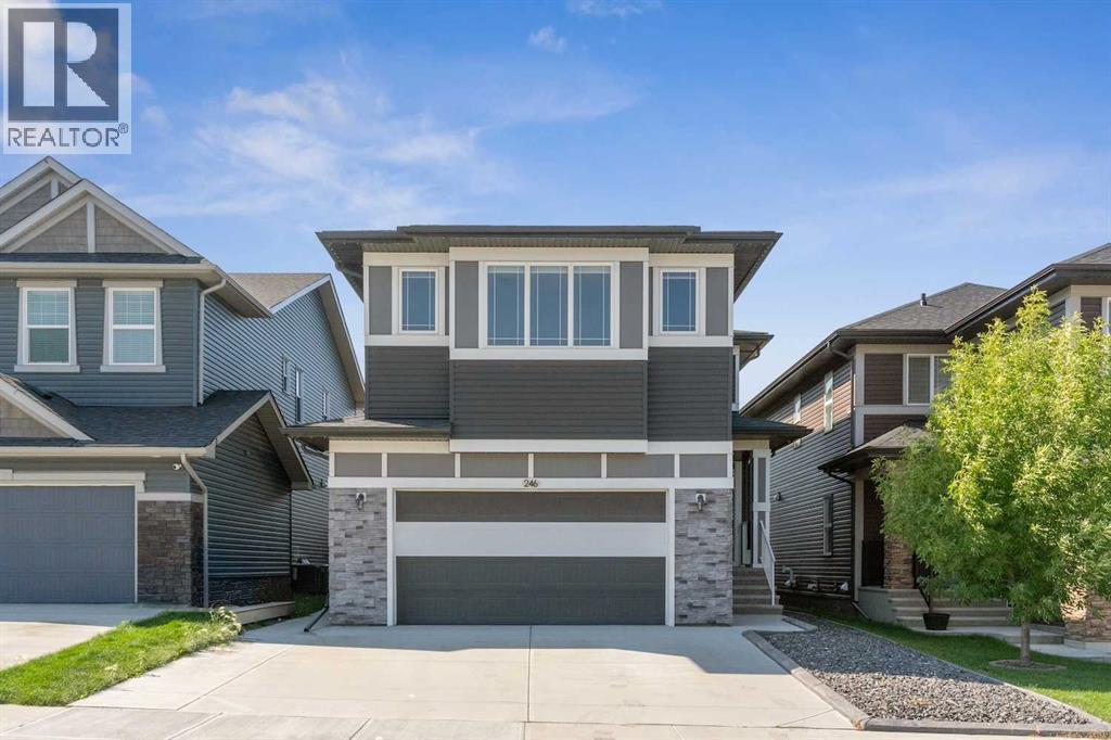 246 Evansglen Dr NW, Calgary, AB T3P 0X8