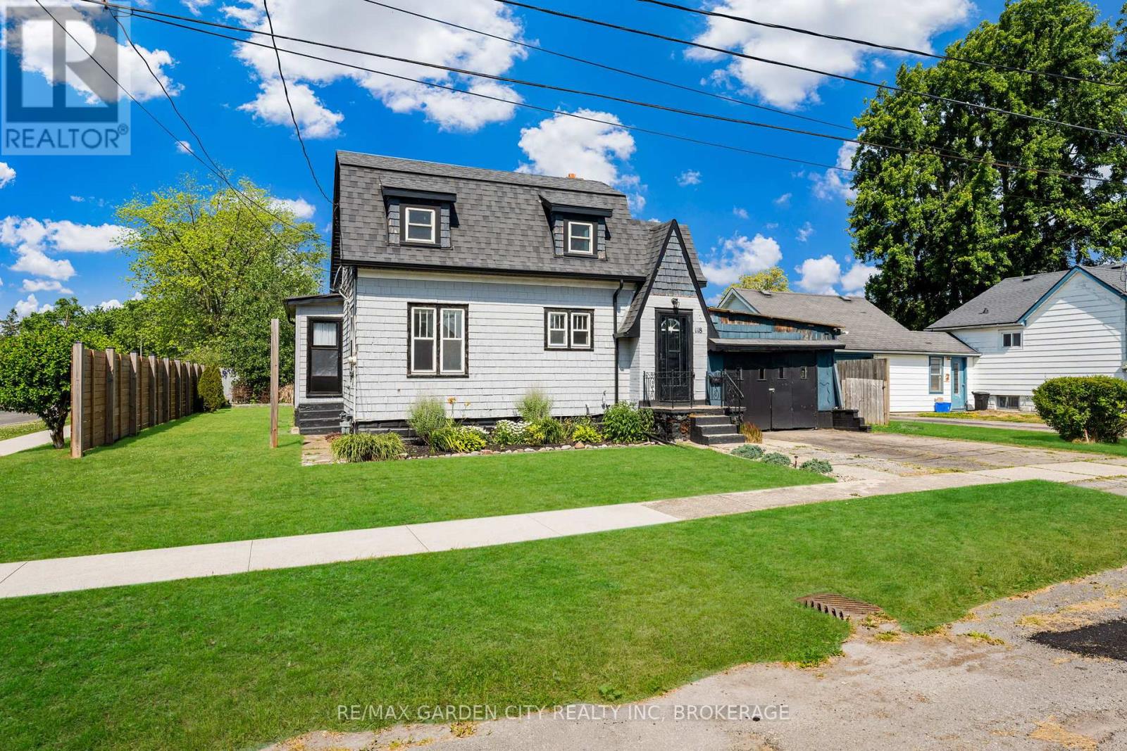 118 St Augustine Ave, Welland, ON L3C 2K7