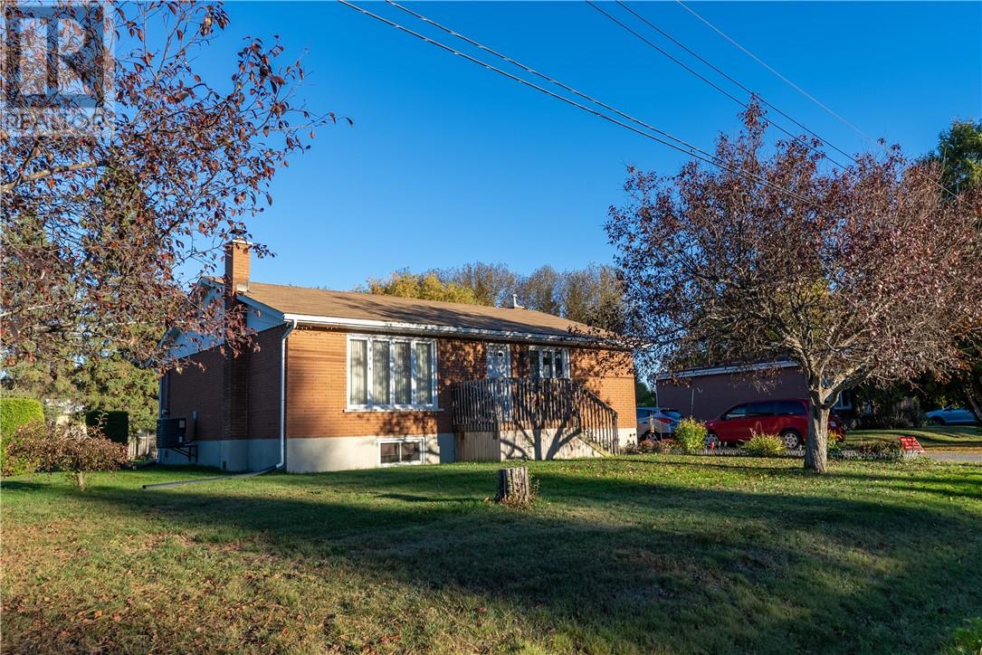 2888 Baker Ave, Greater Sudbury, ON P3N 1J9