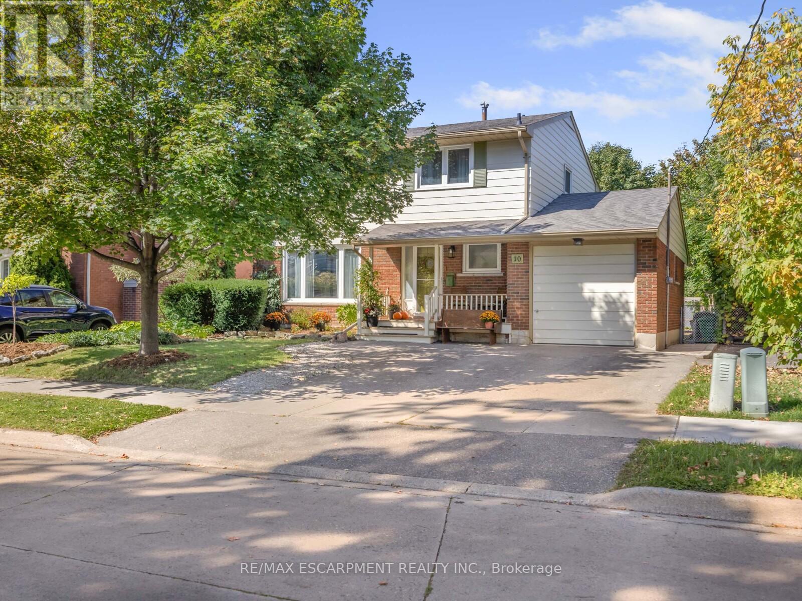 10 Alexander St, Brampton, ON L6V 1H6