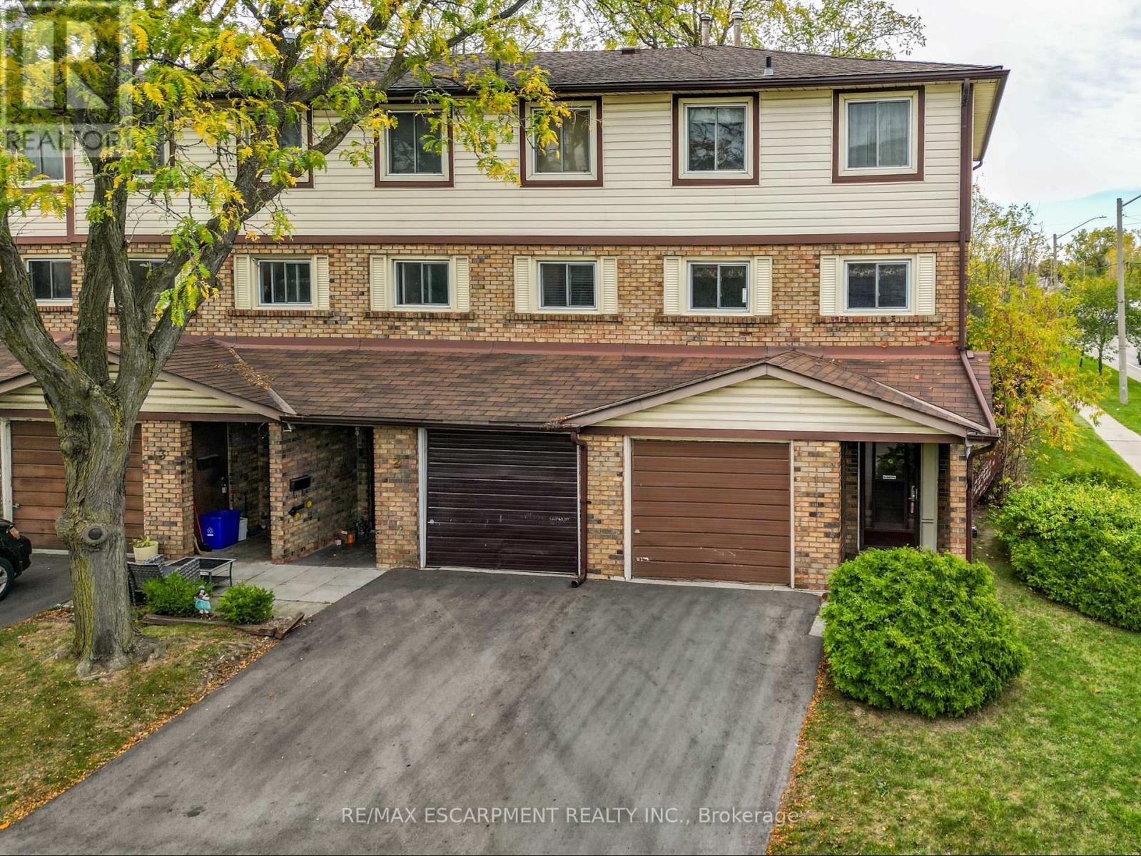 1 34 Bow Valley Dr, Hamilton, ON L8E 3L4