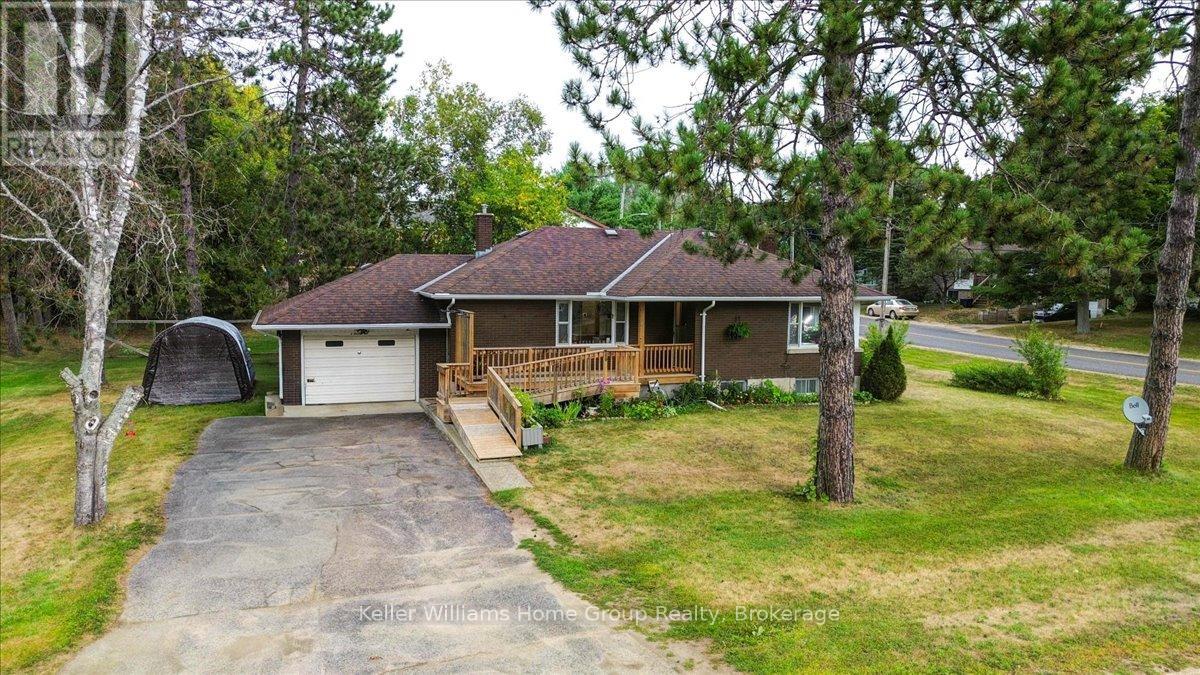 2 Easton Ave, Bancroft, ON K0L 1C0