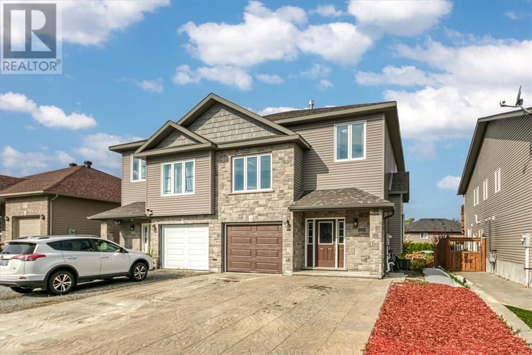 105 Eclipse Cres, Sudbury, ON P3B 0E6