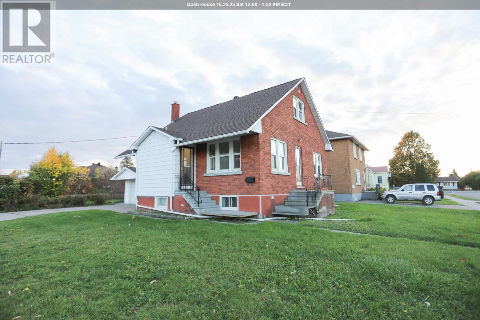 175 Henrietta Ave, Sault Ste. Marie, ON P6C 2A2