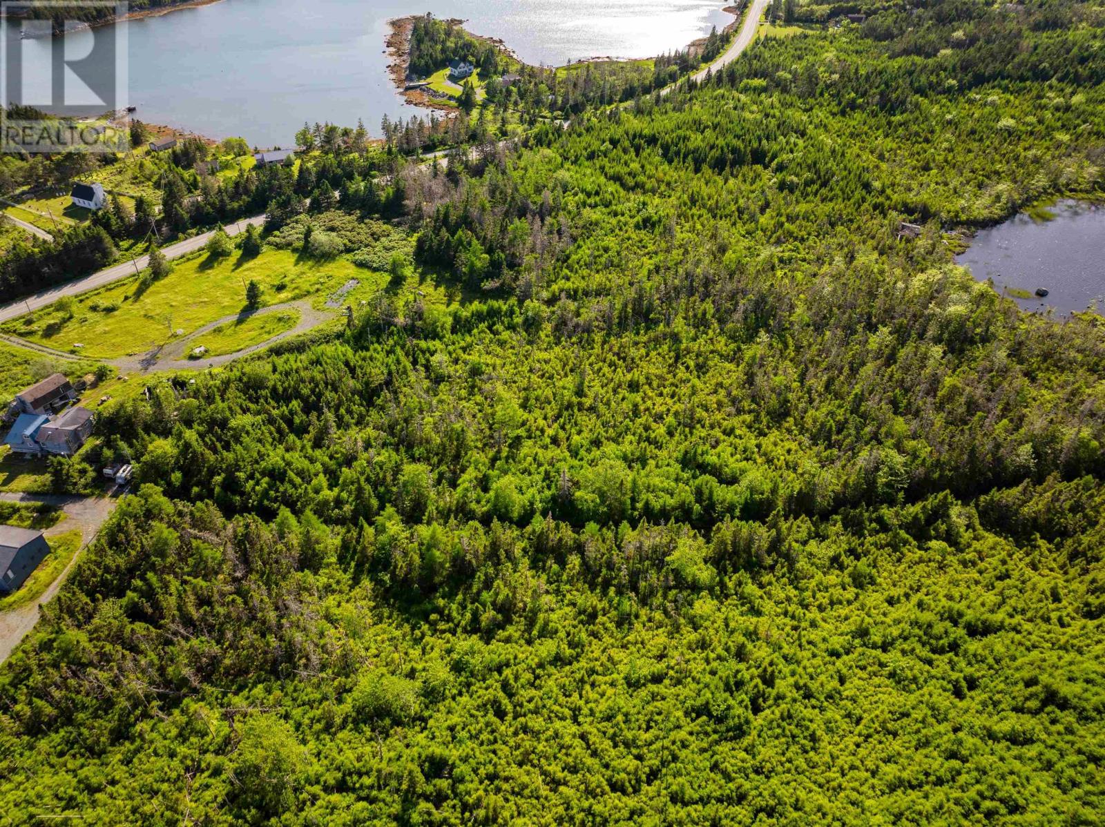 4 Nova Scotia Trunk 7 B, Popes Harbour, NS B0J 3H0