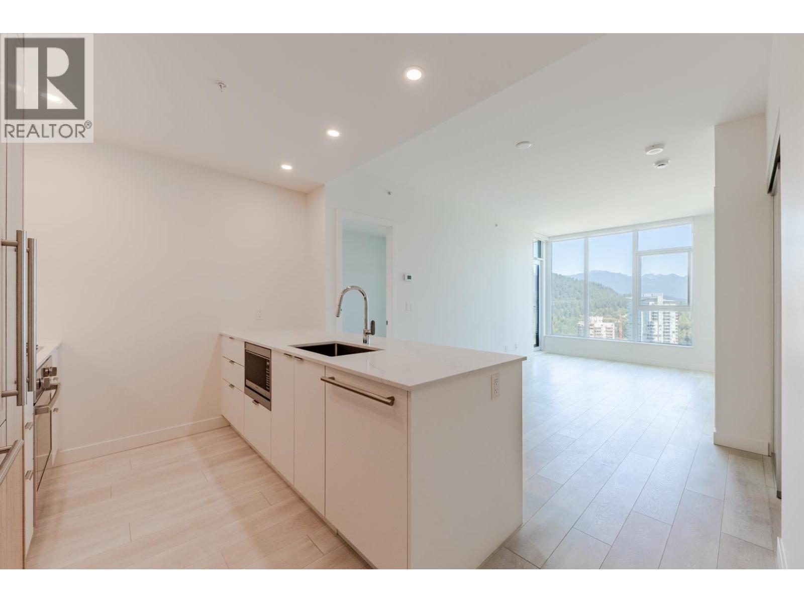 537 Cottonwood Avenue Unit 2407, Coquitlam, BC V3J 0S4