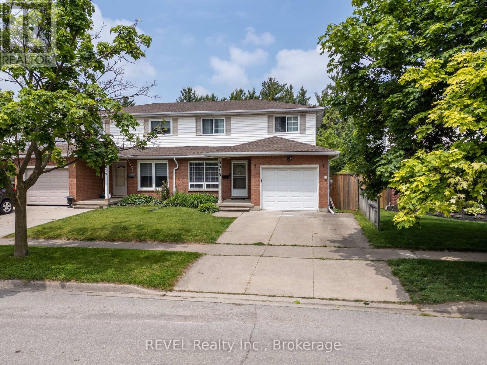 6615 Harper Dr, Niagara Falls, ON L2E 7H7