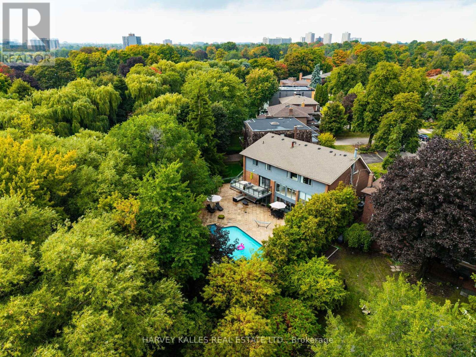 30 Neilor Cres, Toronto, ON M9C 1K4