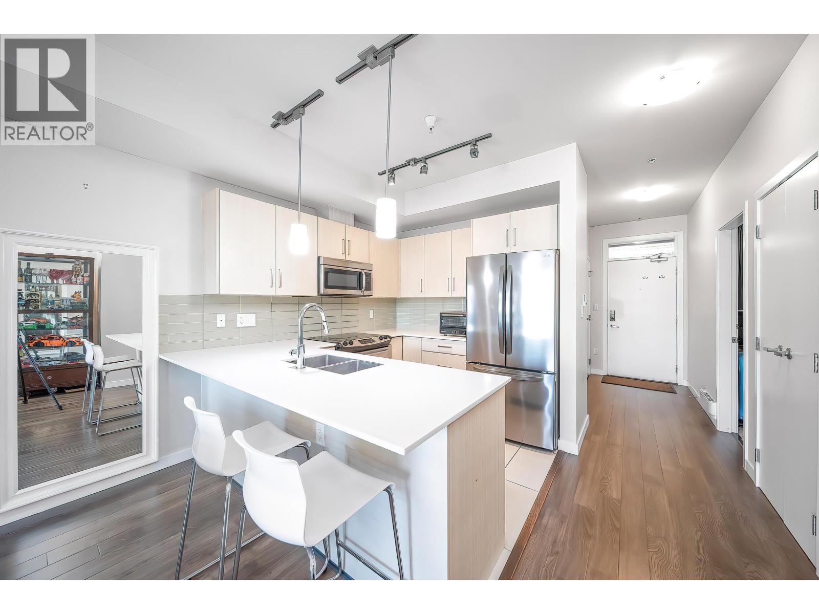 5288 Grimmer Street Unit 207, Burnaby, BC V5H 0C5