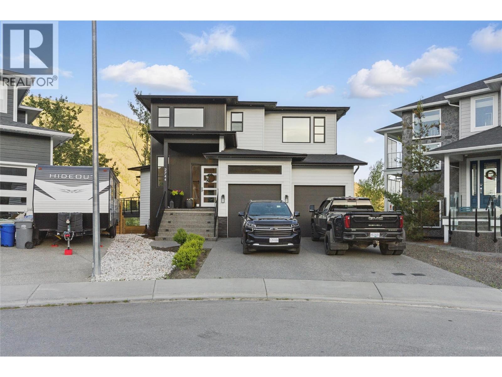 2744 Beachmount Cres, Kamloops, BC V2B 0E6