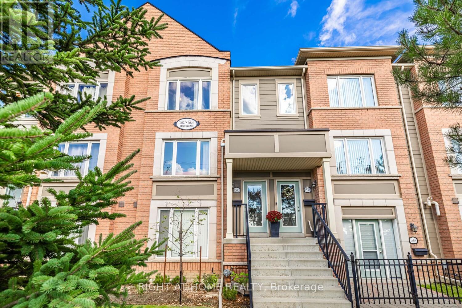 9 15943 Bayview Ave, Aurora, ON L4G 0S3