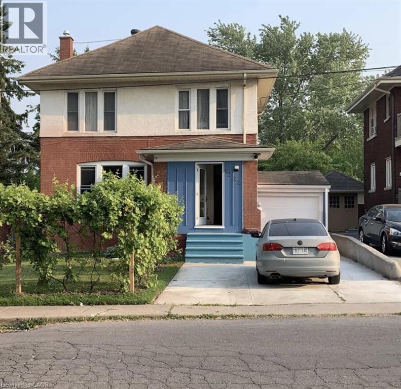 4322 Bampfield St, Niagara Falls, ON L2E 1G8