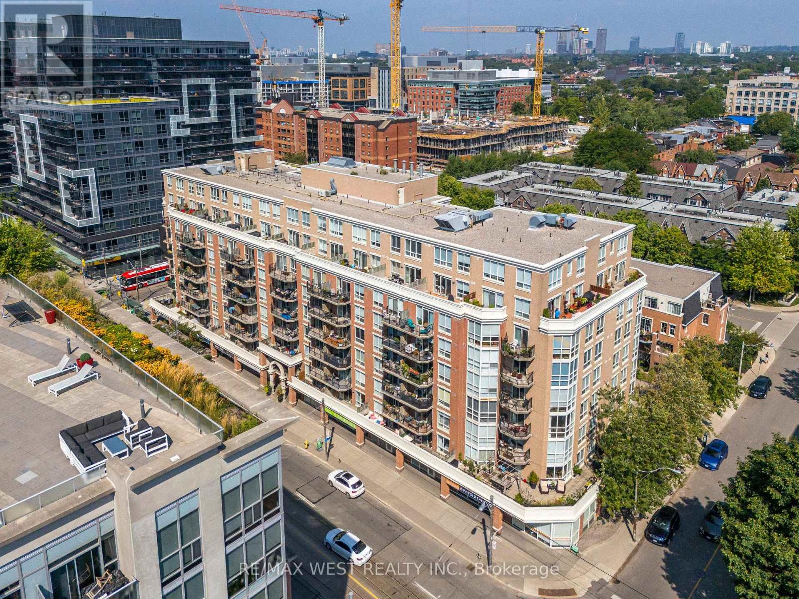 209 1000 King St W, Toronto, ON M6K 3N1
