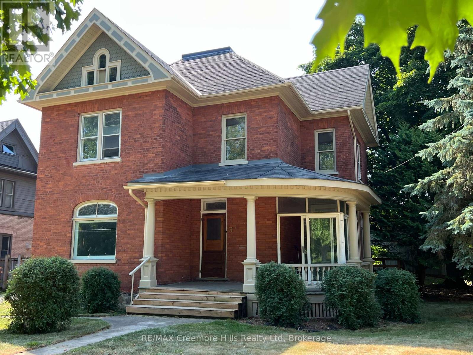 3 Wellington St E, Clearview, ON L0M 1G0