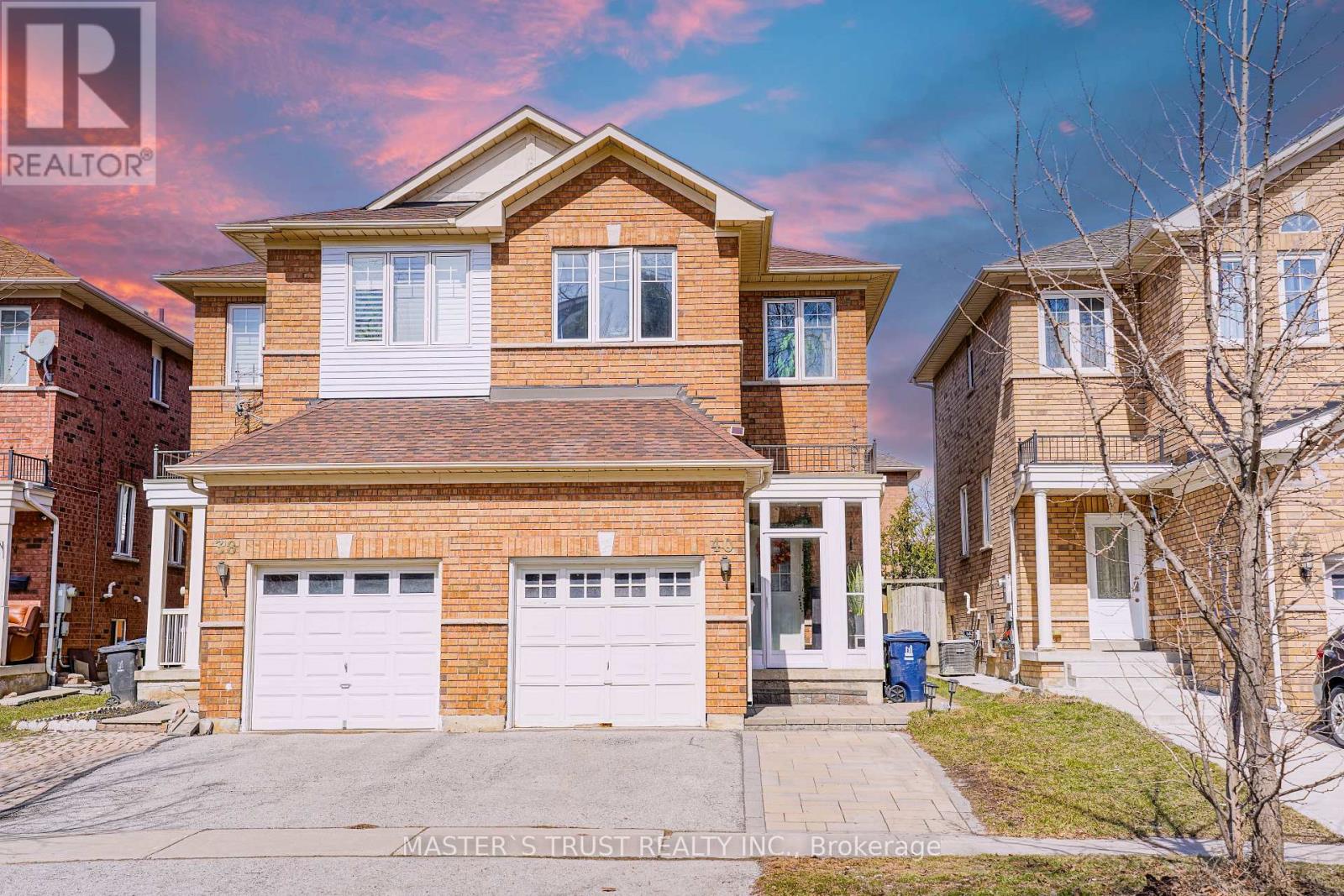 40 Rochefort Dr, Toronto Flemingdon Park, ON M3C 3Z3