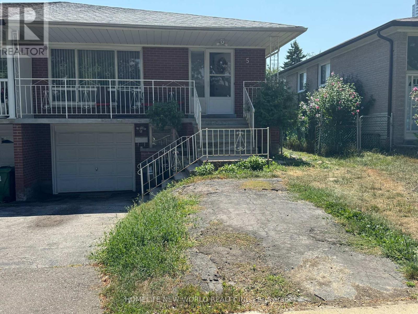 5 Pindar Cres, Toronto, ON M2J 3L3