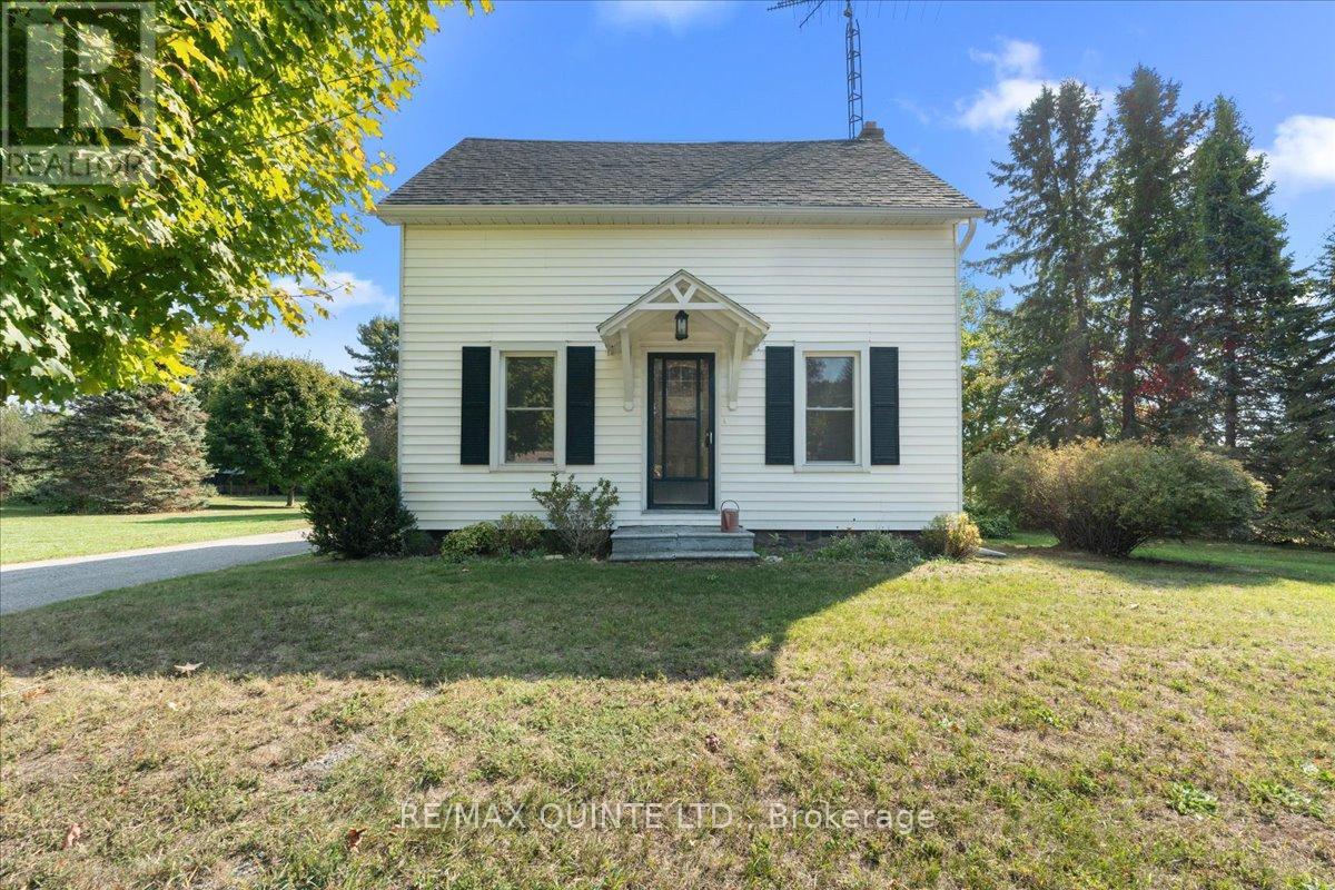 1501 County Road 12 Rd, Prince Edward County Hallowell Ward, ON K0K 2T0