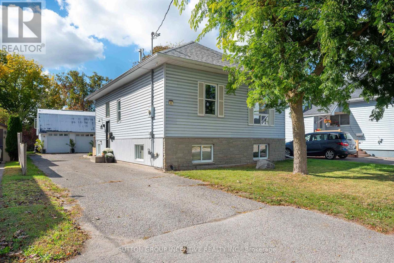 87 Dunlop St, Orillia, ON L3V 5P3