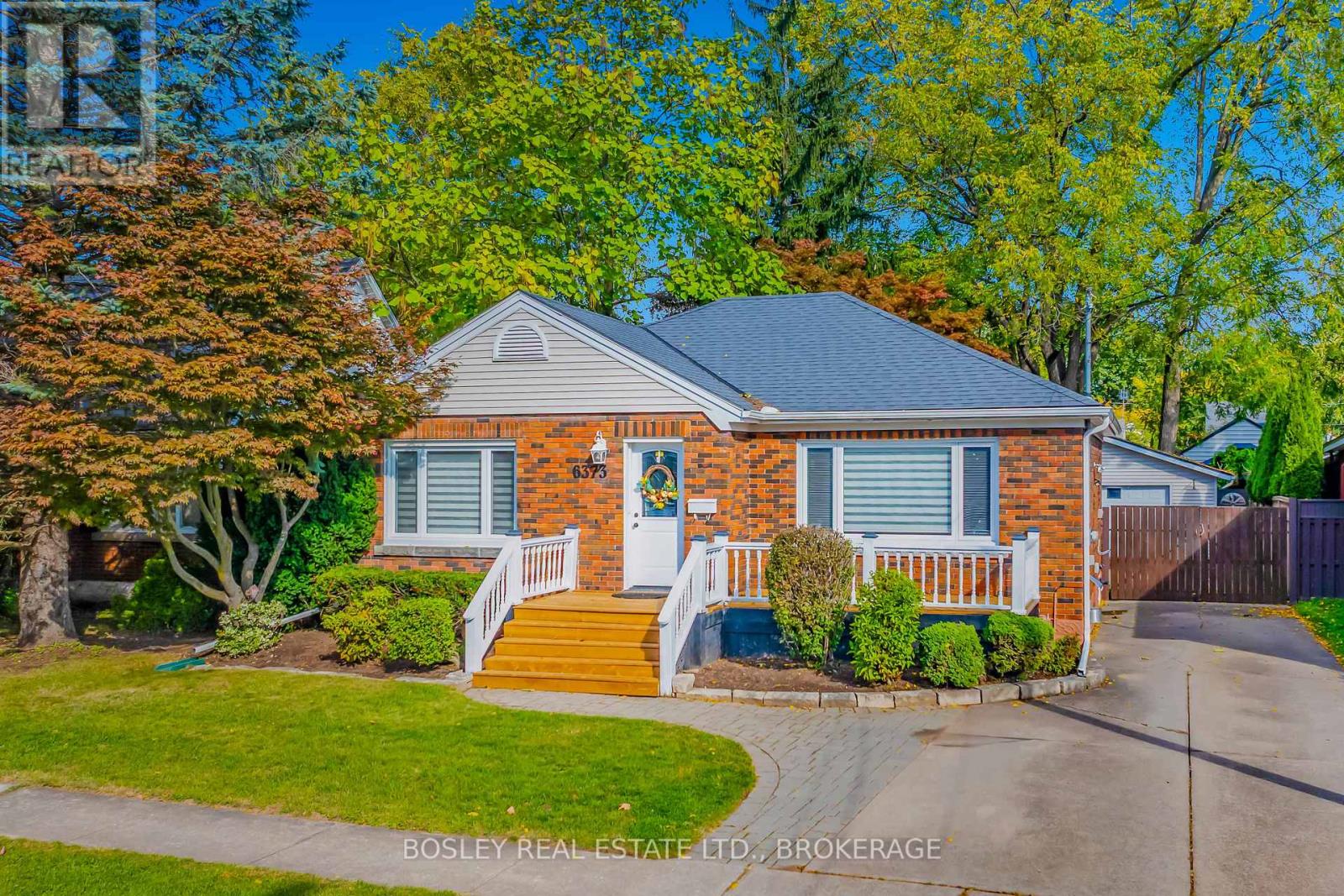 6373 Corwin Cres, Niagara Falls, ON L2G 2L9