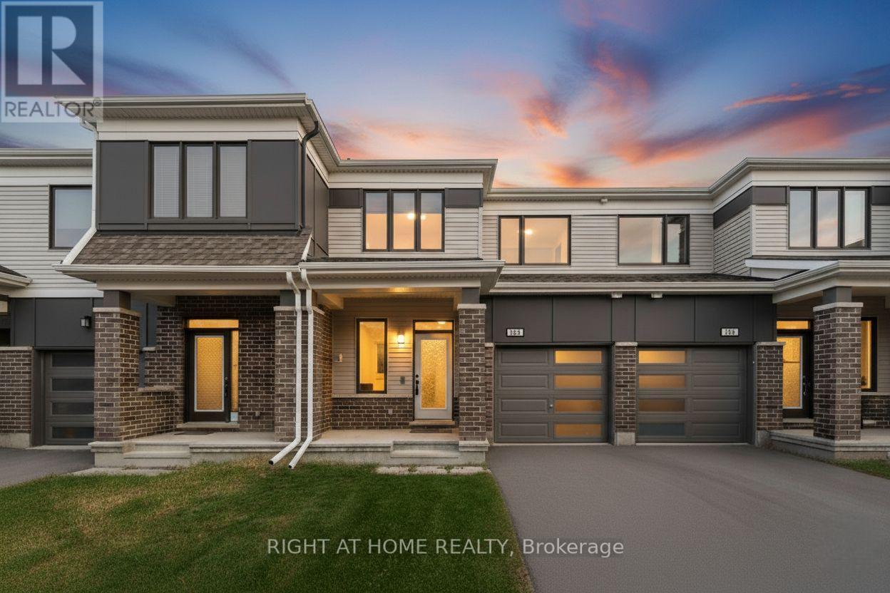 756 Brittanic Rd, Ottawa, ON K2V 0R5