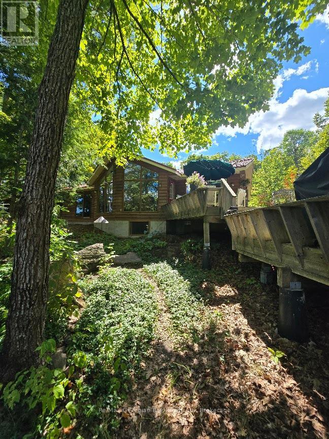 135 John Buchler Rd, Georgian Bay, ON L0K 1E0