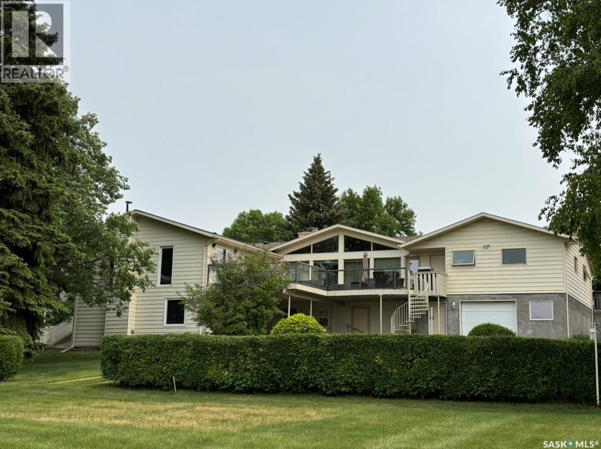 110 Logan Cres E, Yorkton, SK S3N 0V9