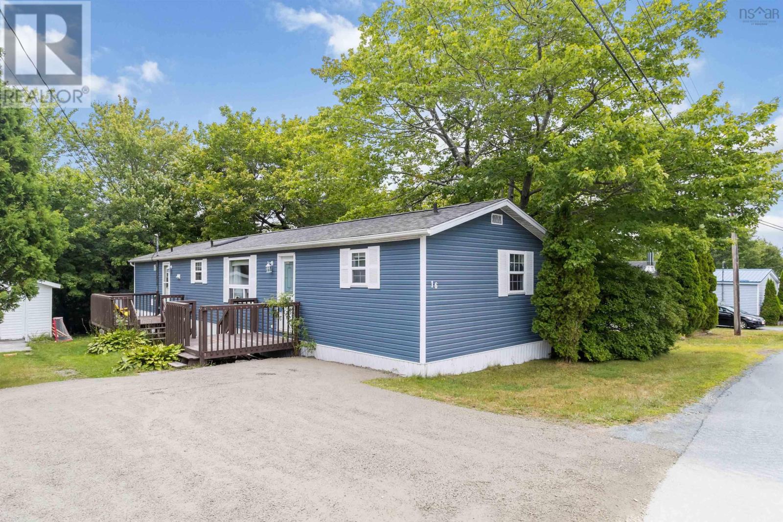 16 Mountain View Dr, Lake Echo, NS B3E 1B5