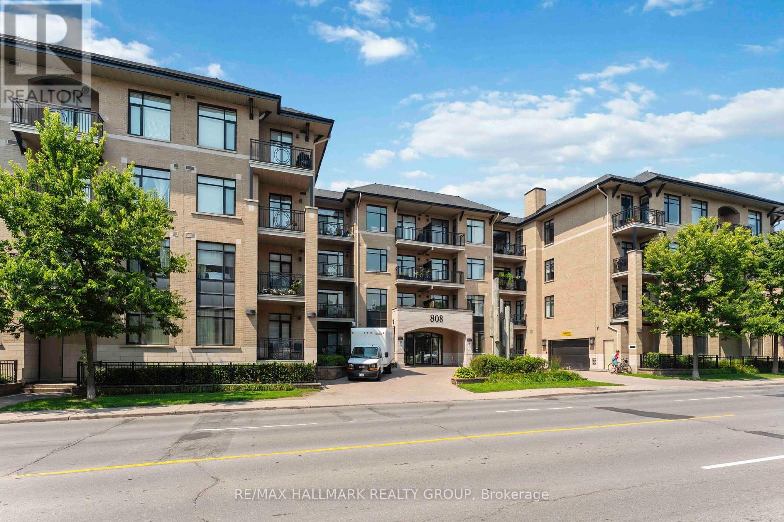 316 808 Bronson Ave, Ottawa, ON K1S 5A4