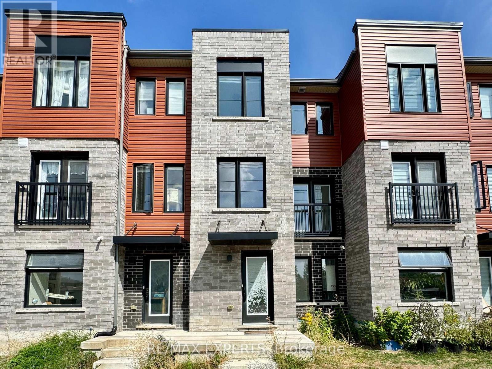 67 Fairlane Ave, Barrie, ON L9J 0N1