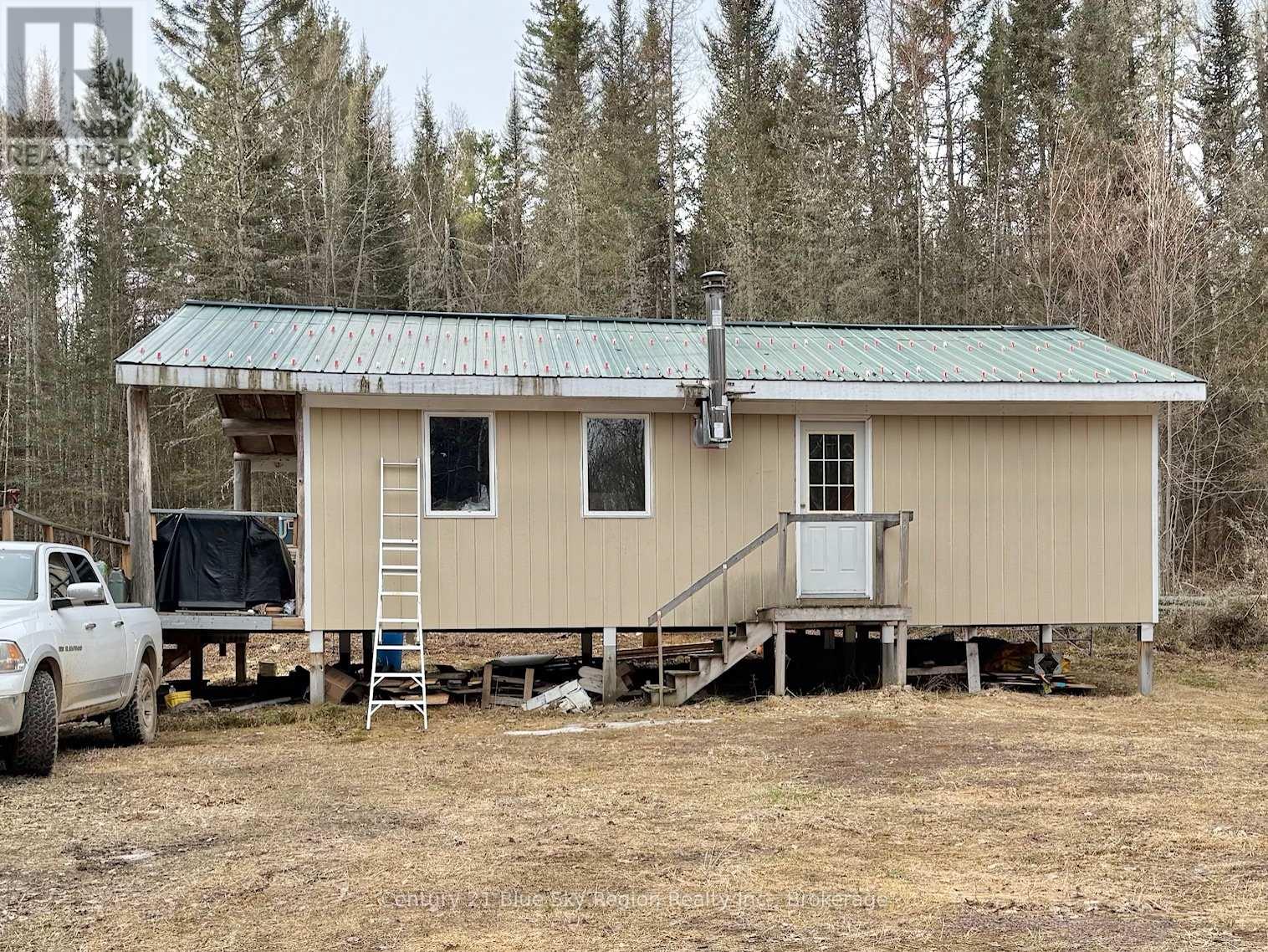 21 Janveau Rd, Papineau-Cameron, ON P0H 1V0