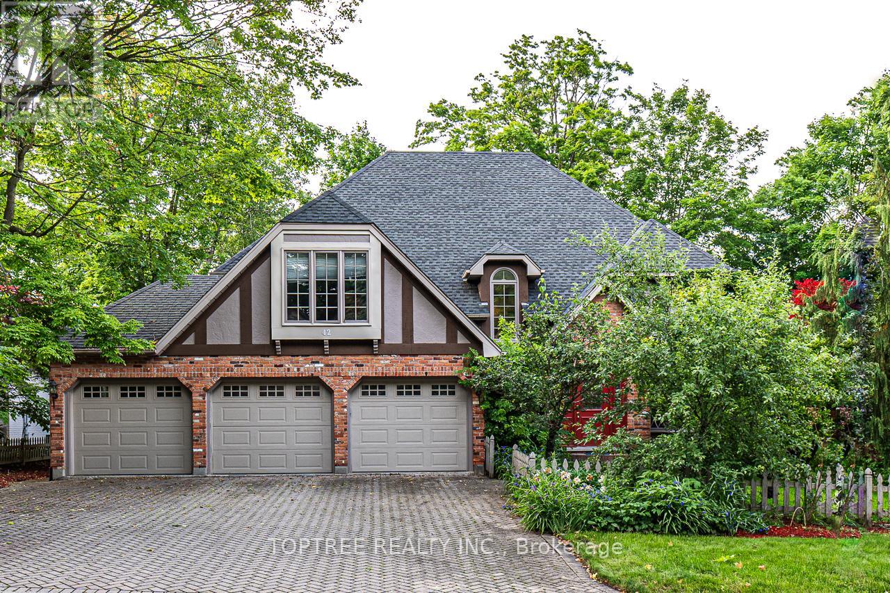 42 Pitcarnie Cres, London, ON N6G 4N4