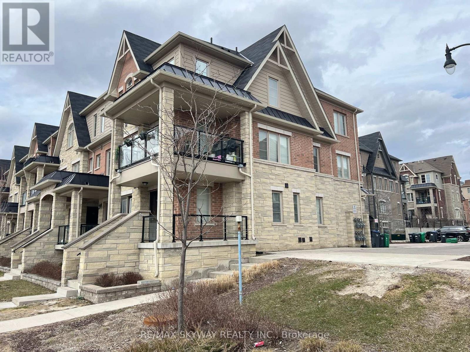 103 200 Veterans Dr, Brampton, ON L7A 4S6