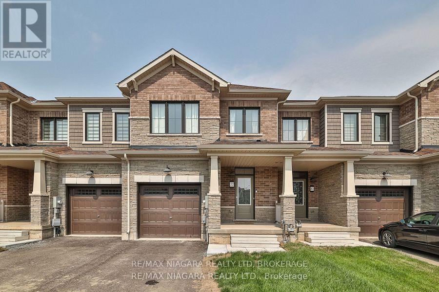 77 Keelson St, Welland, ON L3B 0M4
