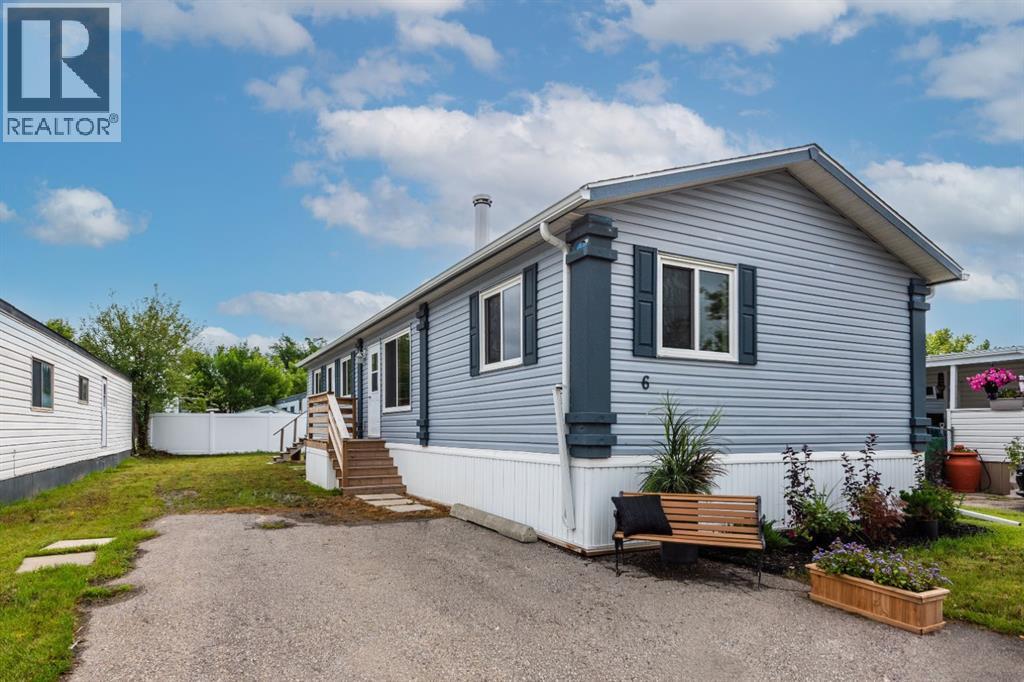 6724 17 Avenue Se Unit 6, Calgary, AB T2A 0W5