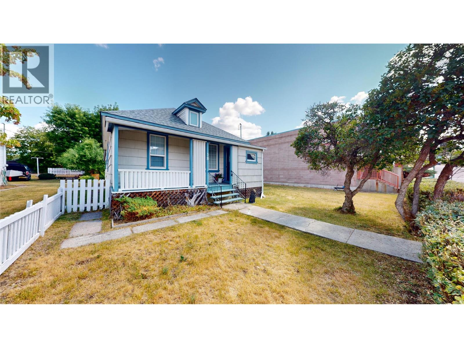 38 12th Avenue South, Cranbrook, BC V1C 2R7