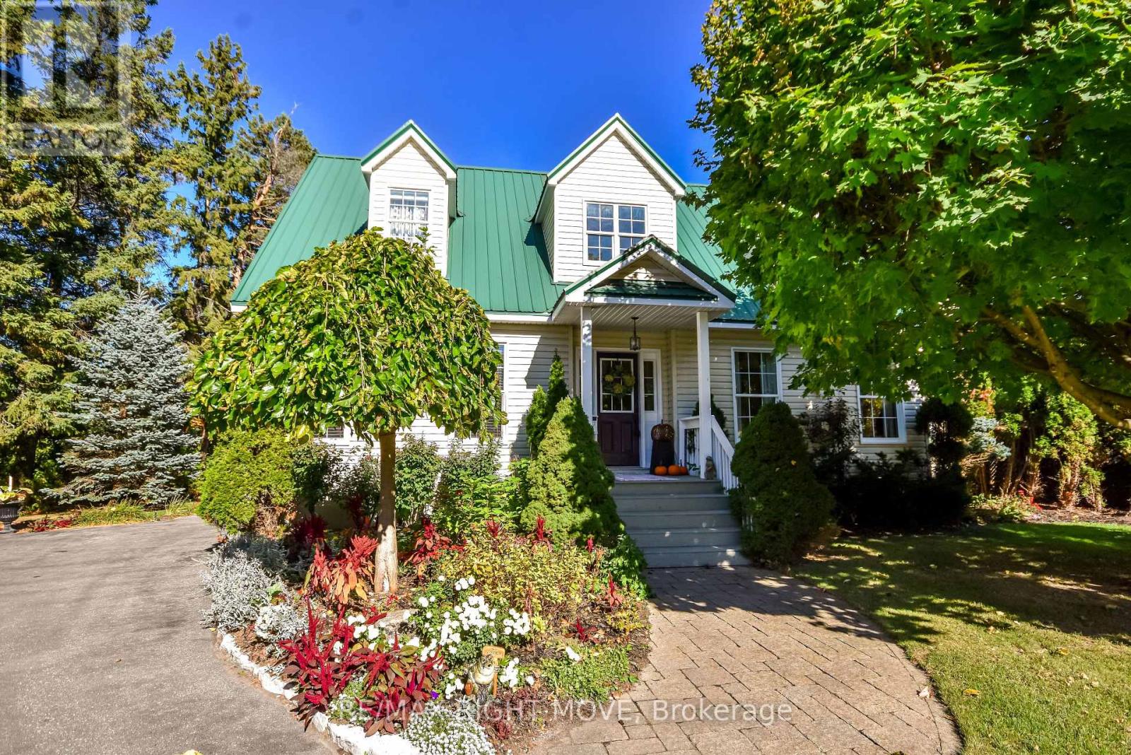4043 Digby Dr, Severn, ON L3V 6H2
