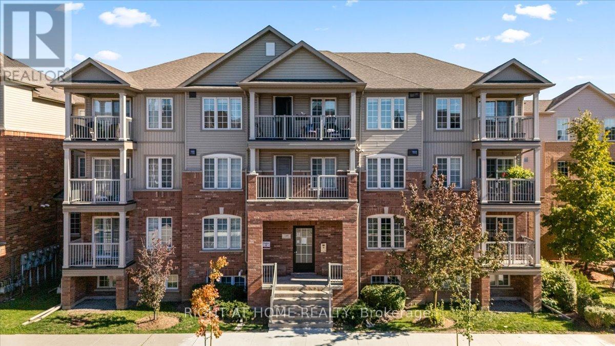11 149 Isaac Devins Blvd, Toronto, ON M9M 0C5