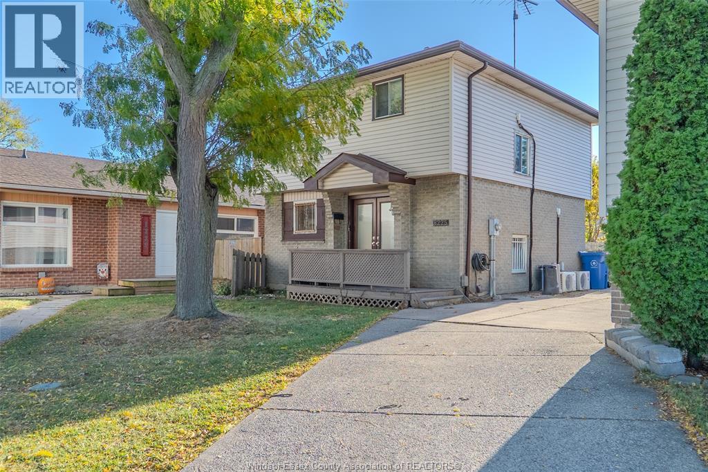 8225 Gateside Pl, Windsor, ON N8S 4N7