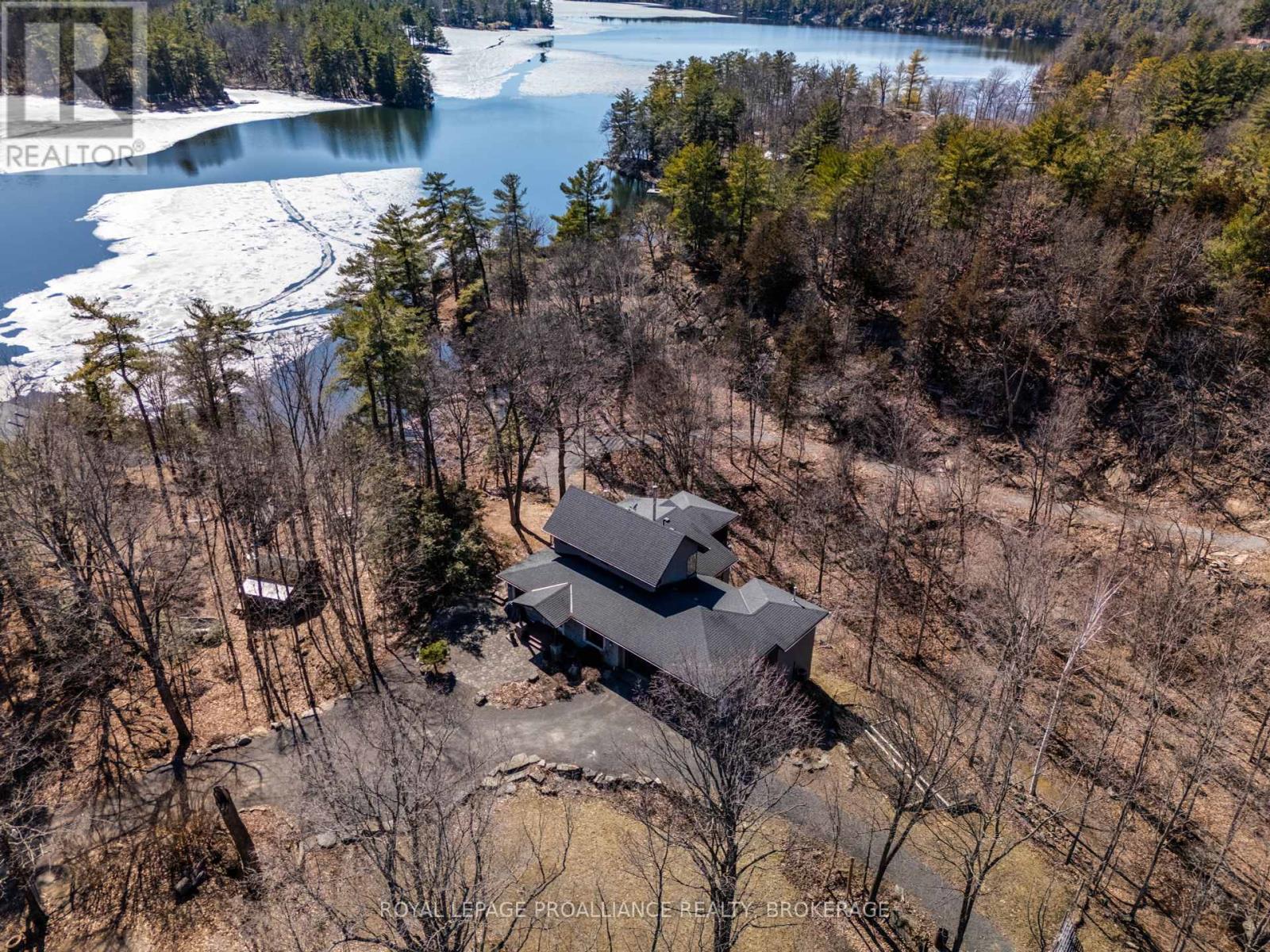 7955 Perth Rd, South Frontenac, ON K0H 2L0