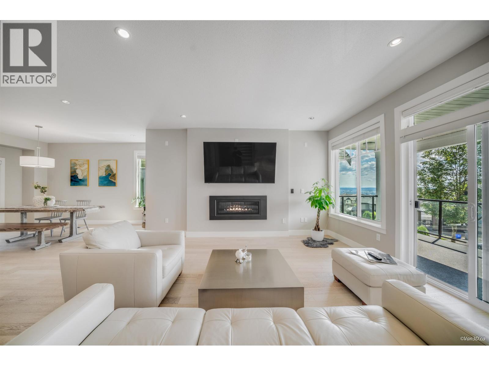 3485 Chandler St, Coquitlam, BC V3E 0K2