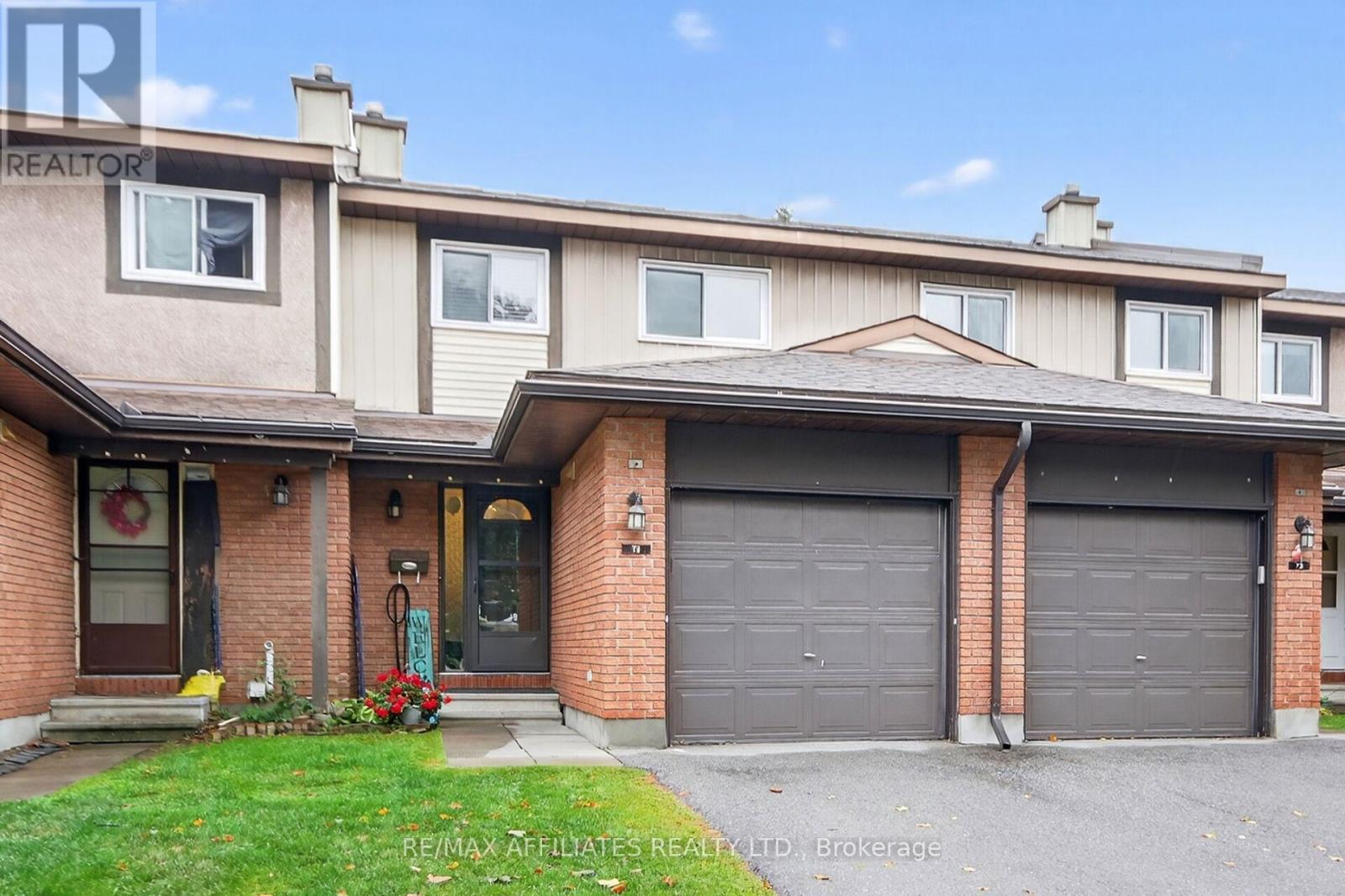17 73 Clarkson Cres, Ottawa, ON K2L 3C9